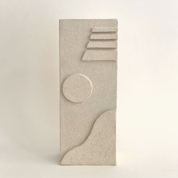 Vase Rivage rectangulaire étroit en grès blanc chamotté – Laure Pollet